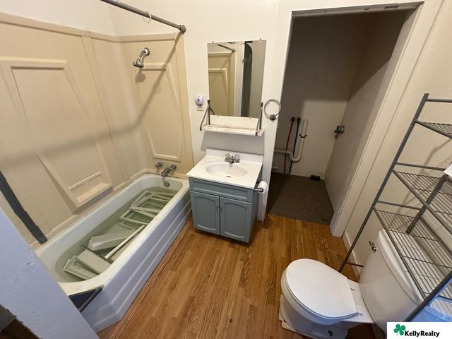 1930 5th Avenue, Kearney, NE 68845