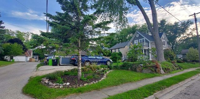 202 Grand AVENUE, Hartford, WI 53027