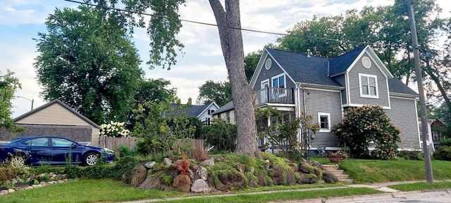 202 Grand AVENUE, Hartford, WI 53027