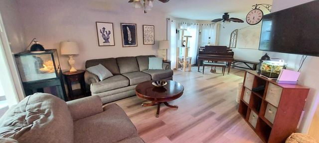 202 Grand AVENUE, Hartford, WI 53027