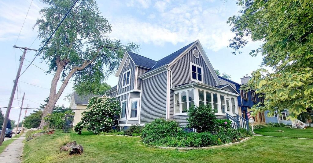 202 Grand AVENUE, Hartford, WI 53027