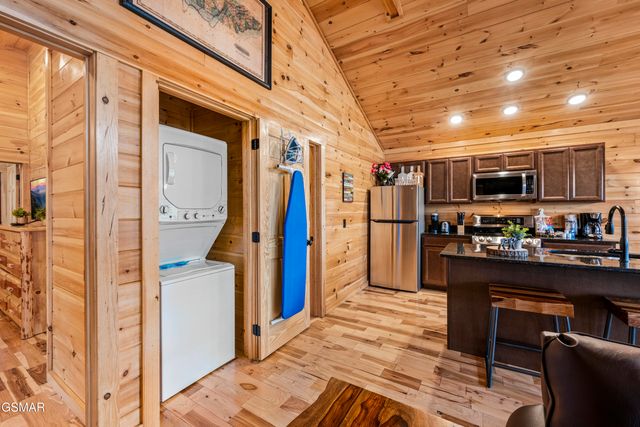 244 Forrest Way, Gatlinburg, TN 37738