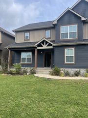 1198 Eagles Nest Ln, Clarksville, TN 37040