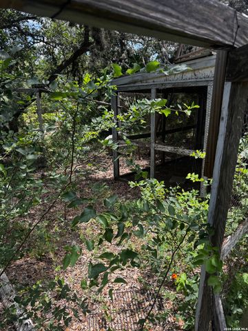 9317 Park Road 37, Lakehills, TX 78063