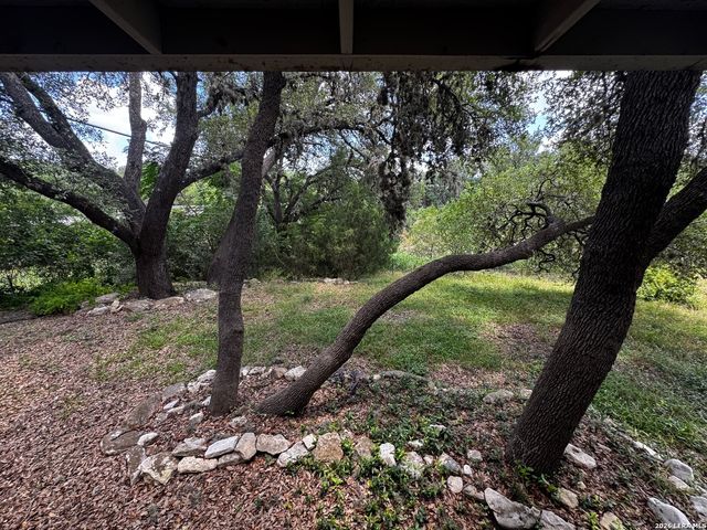 9317 Park Road 37, Lakehills, TX 78063