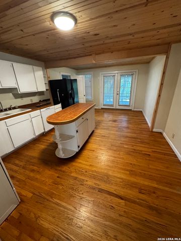 9317 Park Road 37, Lakehills, TX 78063