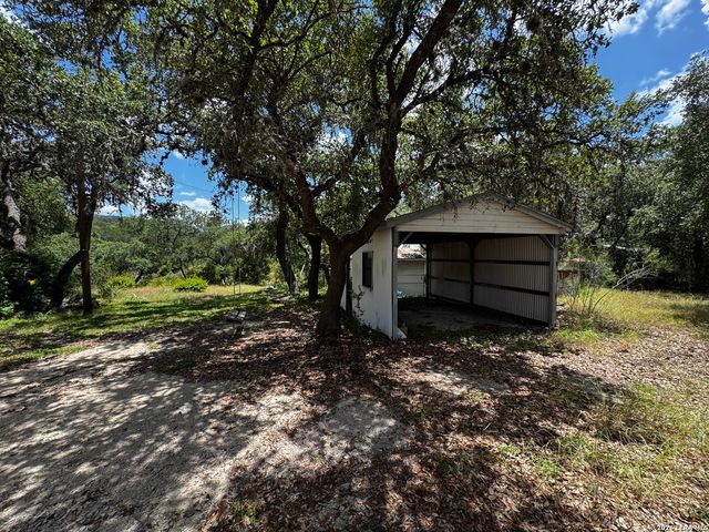 9317 Park Road 37, Lakehills, TX 78063