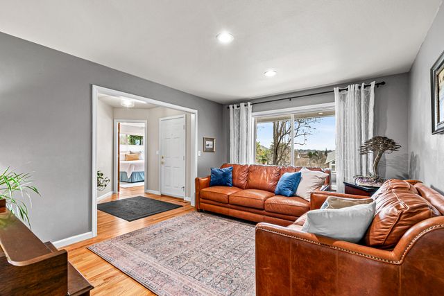 3115 Salishan Court, Medford, OR 97504