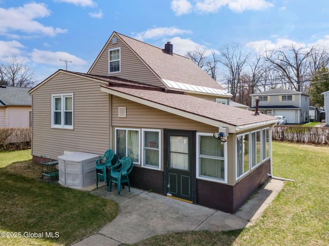 355 Clayton Road, Schenectady, NY 12304