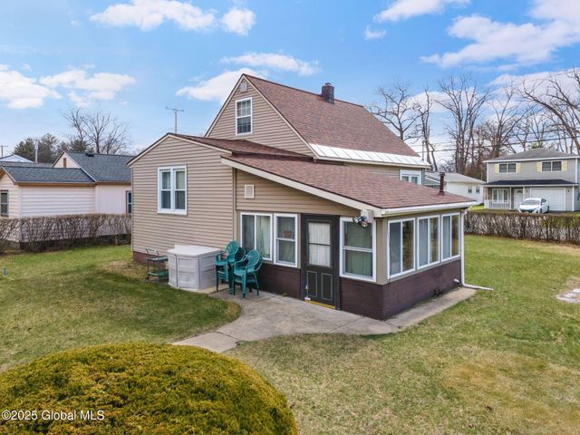 355 Clayton Road, Schenectady, NY 12304