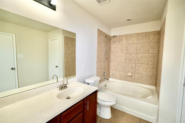 19010 Remington Springs Dr, Houston, TX 77073