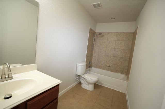 19010 Remington Springs Dr, Houston, TX 77073