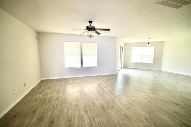 19010 Remington Springs Dr, Houston, TX 77073