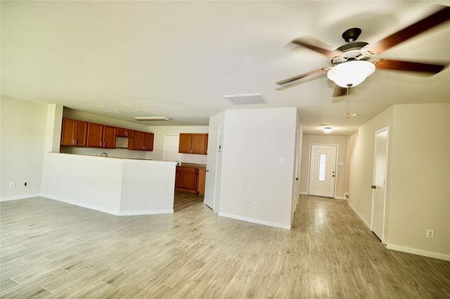 19010 Remington Springs Dr, Houston, TX 77073