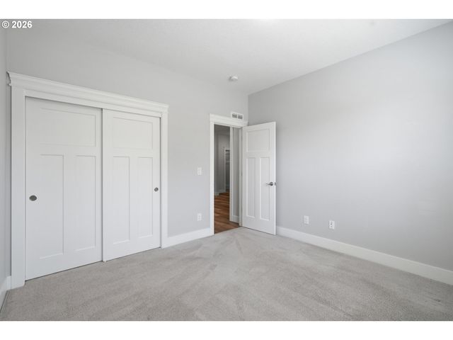 1285 S FIELDCREST Dr, Ridgefield, WA 98642