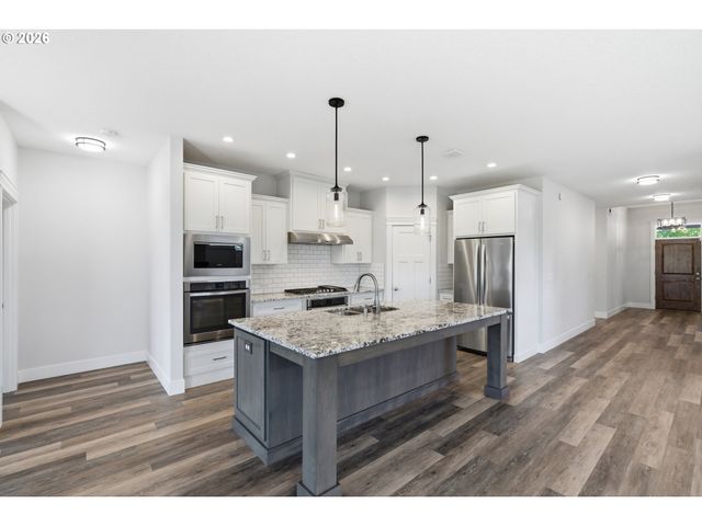 1285 S FIELDCREST Dr, Ridgefield, WA 98642