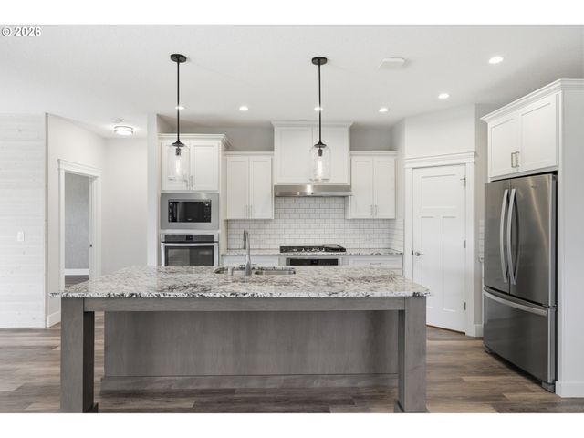 1285 S FIELDCREST Dr, Ridgefield, WA 98642