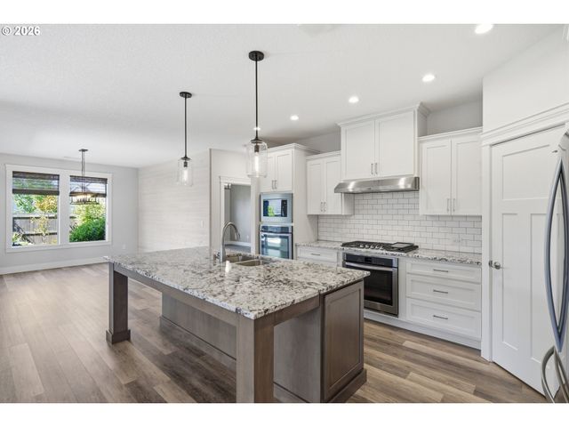 1285 S FIELDCREST Dr, Ridgefield, WA 98642