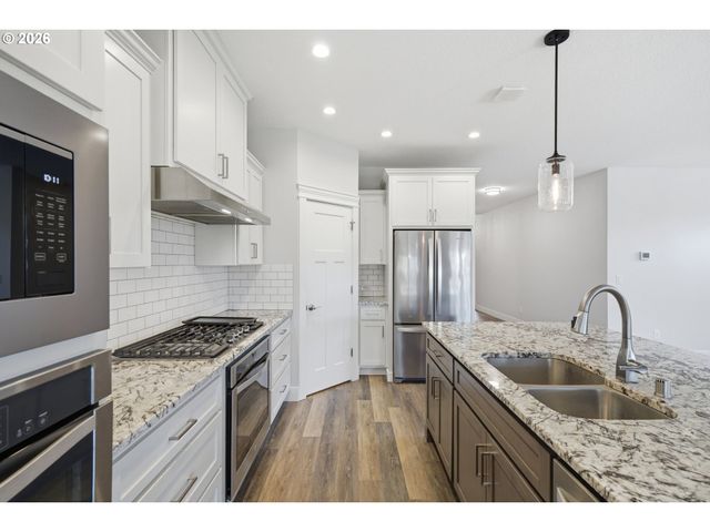 1285 S FIELDCREST Dr, Ridgefield, WA 98642