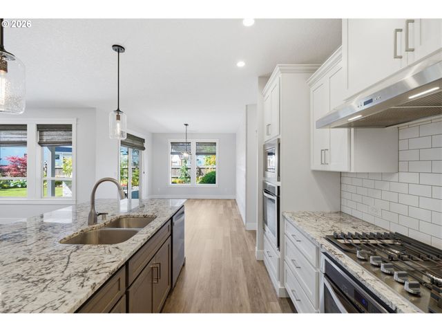 1285 S FIELDCREST Dr, Ridgefield, WA 98642