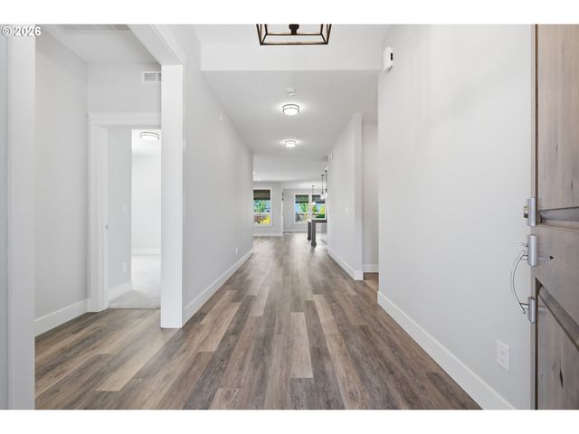 1285 S FIELDCREST Dr, Ridgefield, WA 98642