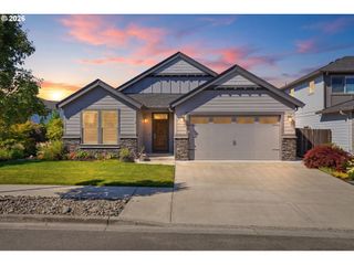 1285 S FIELDCREST Dr, Ridgefield, WA 98642
