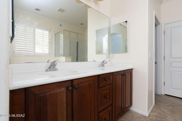 10706 N Hewitt Place, Oro Valley, AZ 85737