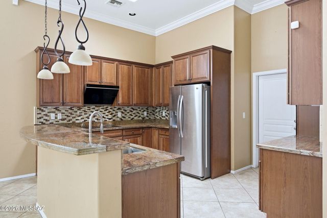 10706 N Hewitt Place, Oro Valley, AZ 85737