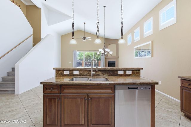 10706 N Hewitt Place, Oro Valley, AZ 85737
