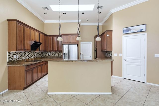 10706 N Hewitt Place, Oro Valley, AZ 85737