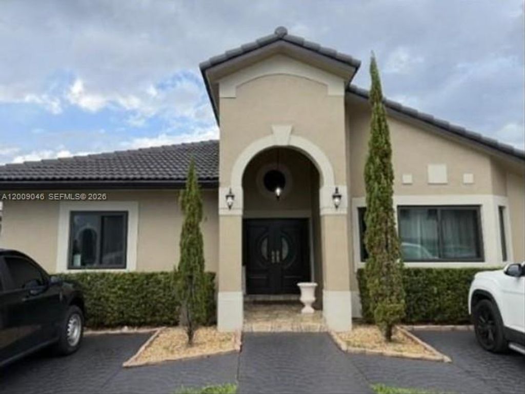8741 NW 141st Ter NW, Miami Lakes, FL 33018