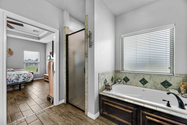 1208 NE Fishermans Cove Dr, Elgin, OK 73538