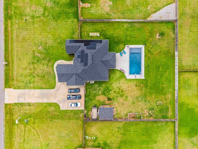 1208 NE Fishermans Cove Dr, Elgin, OK 73538