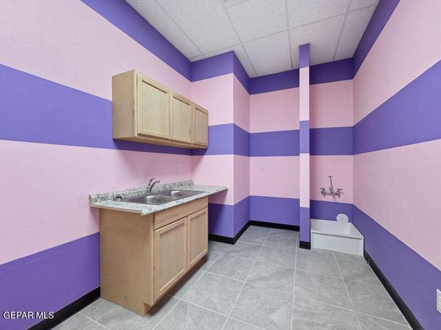 3300 GEORGE DIETER Drive, El Paso, TX 79936