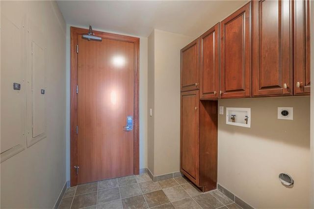 4950 Central Street 1001, Kansas City, MO 64112