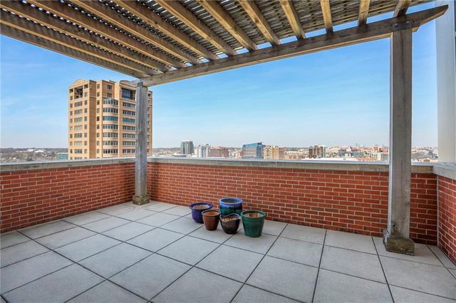 4950 Central Street 1001, Kansas City, MO 64112