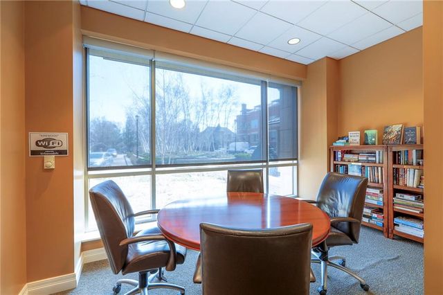 4950 Central Street 1001, Kansas City, MO 64112