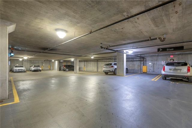 4950 Central Street 1001, Kansas City, MO 64112