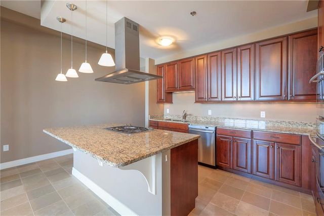 4950 Central Street 1001, Kansas City, MO 64112