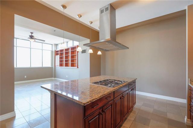 4950 Central Street 1001, Kansas City, MO 64112