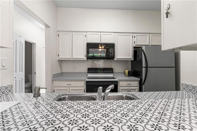 4938 April AVE, Virginia Beach, VA 23464