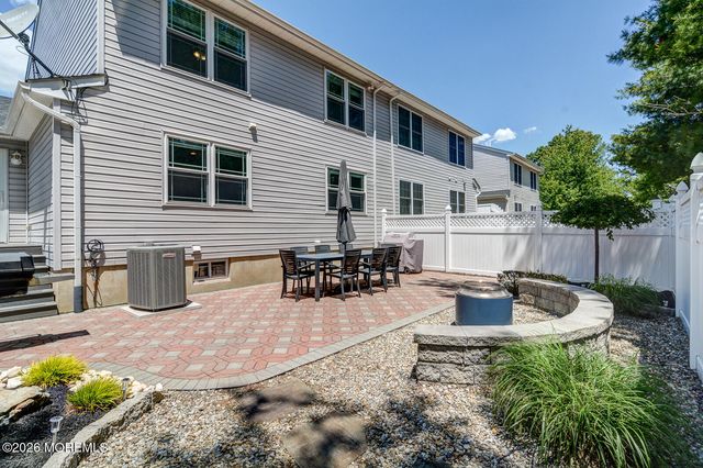33 Barn Swallow Boulevard, Marlboro, NJ 07746