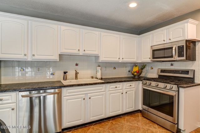 33 Barn Swallow Boulevard, Marlboro, NJ 07746
