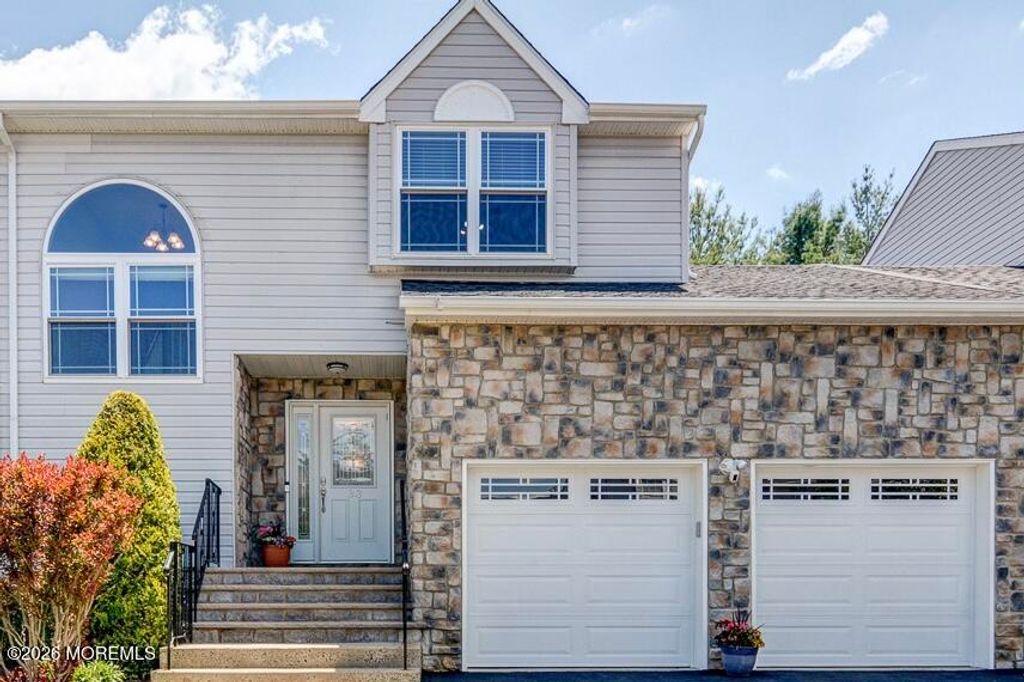 33 Barn Swallow Boulevard, Marlboro, NJ 07746