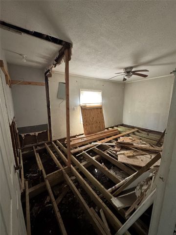 1103 N Walnut Street, Cleburne, TX 76033