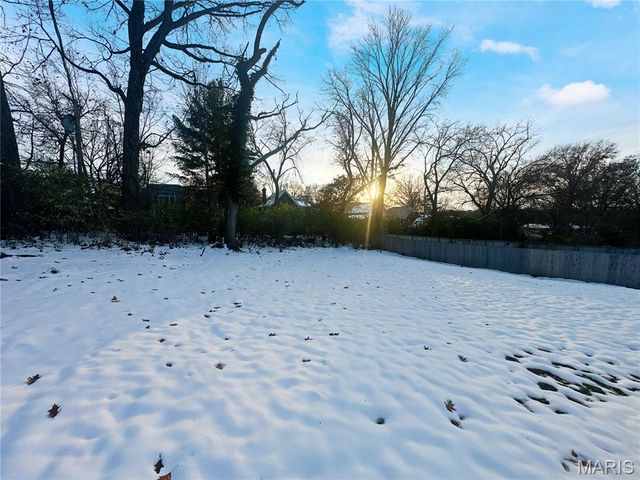 7522 Amherst Avenue, University City, MO 63130