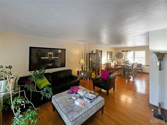 7522 Amherst Avenue, University City, MO 63130