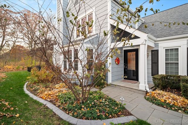 92 Whittington Course, St. Charles, IL 60174