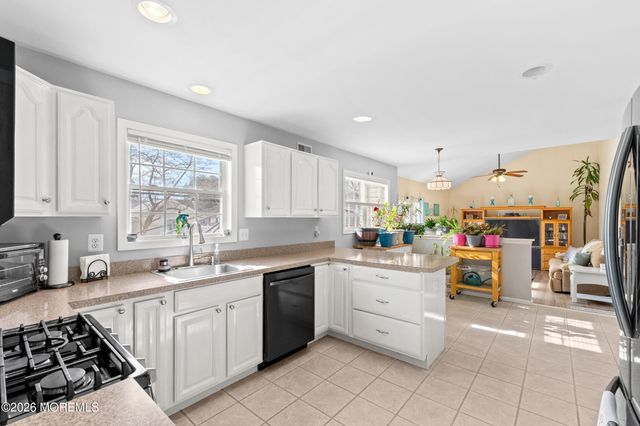 1409 Cable Avenue, Beachwood, NJ 08722