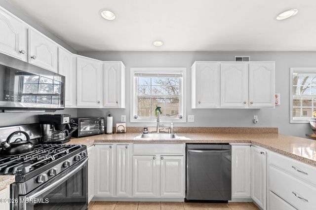 1409 Cable Avenue, Beachwood, NJ 08722